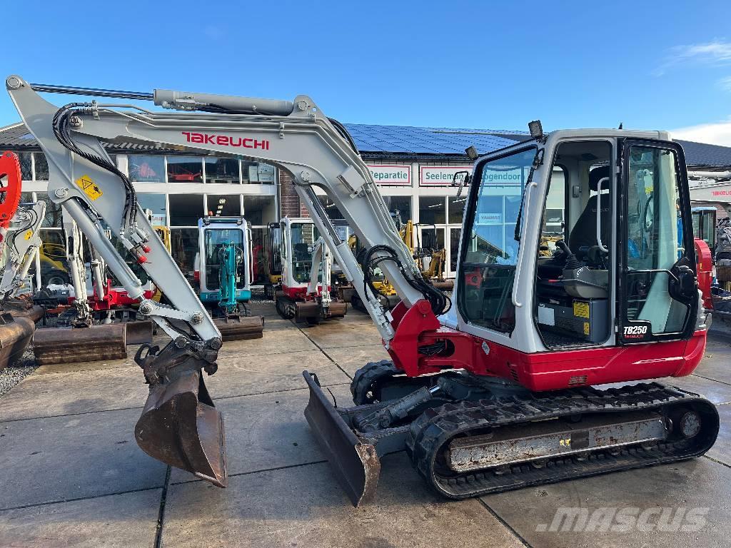 Takeuchi TB 250 Miniexcavadoras