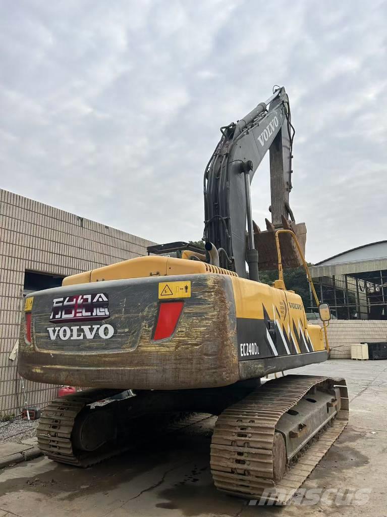 Volvo 240DL Excavadoras sobre orugas