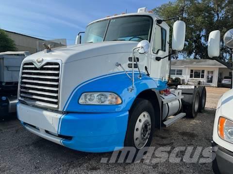 Mack CXN613 Camiones tractor