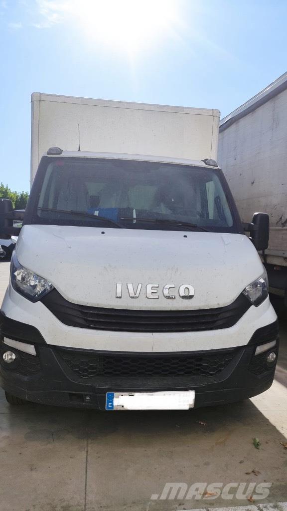 Iveco 35S 14 Vehículos de caha cerrada