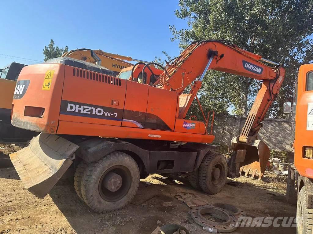 Doosan DH210W Excavadoras de ruedas