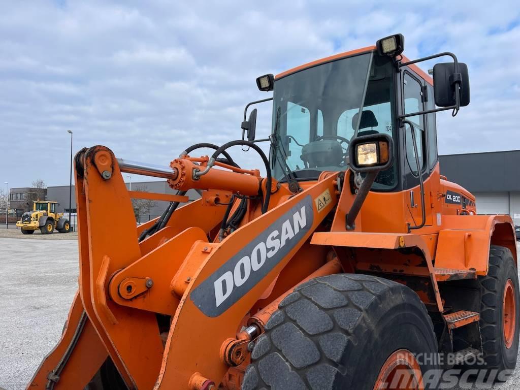 Doosan DL 200 Cargadoras sobre ruedas