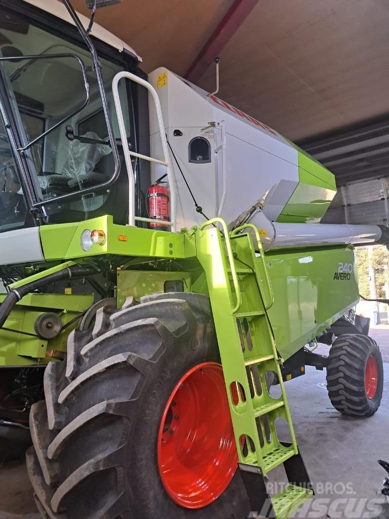 CLAAS Avero 240 Cosechadoras combinadas