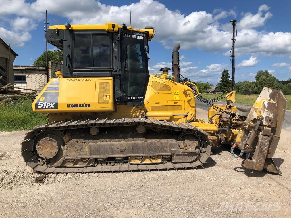 Komatsu D51PX-24 Buldozer sobre oruga