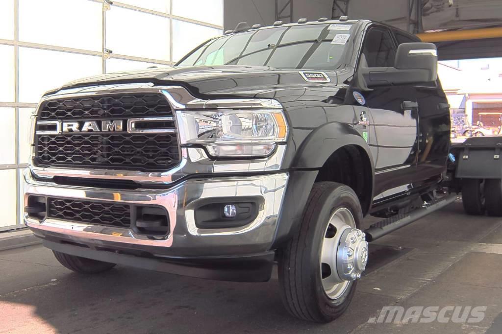 RAM 5500 TRADESMAN Camiones con chasís y cabina