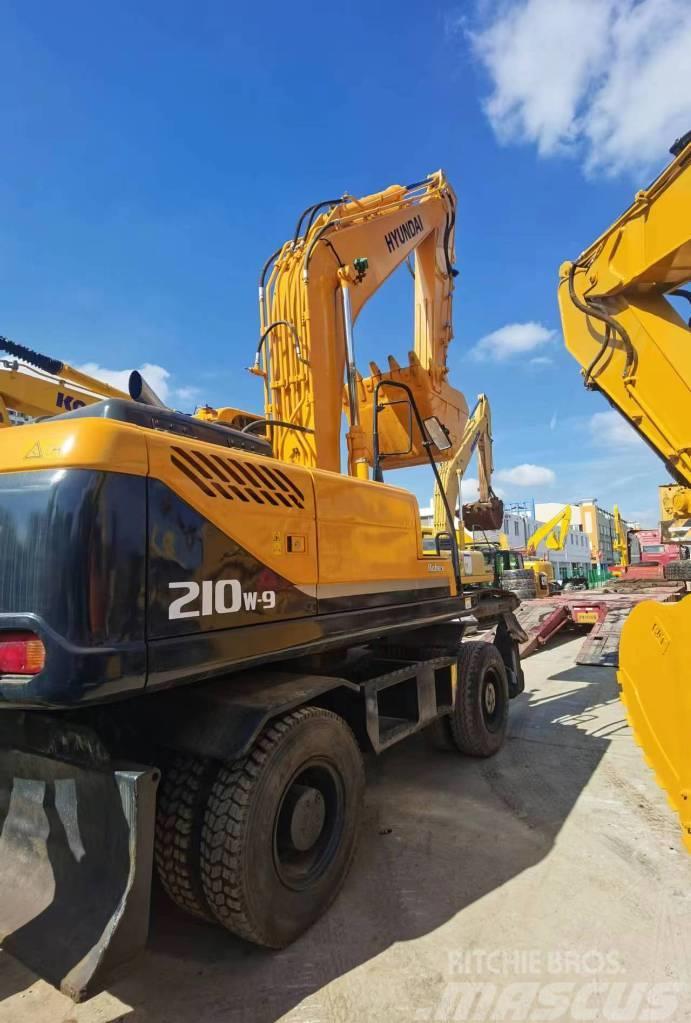 Hyundai R210W-9 Excavadoras de ruedas