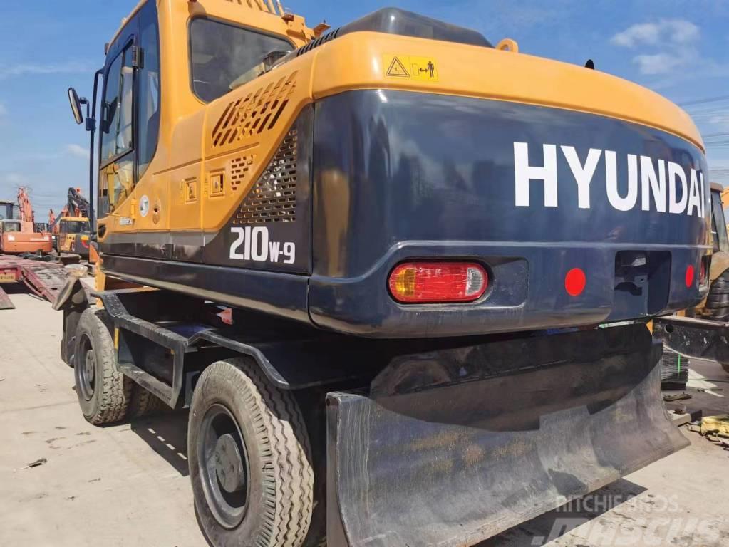 Hyundai R210W-9 Excavadoras de ruedas