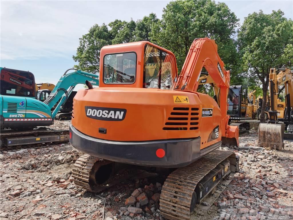 Doosan DX75 Excavadoras sobre orugas