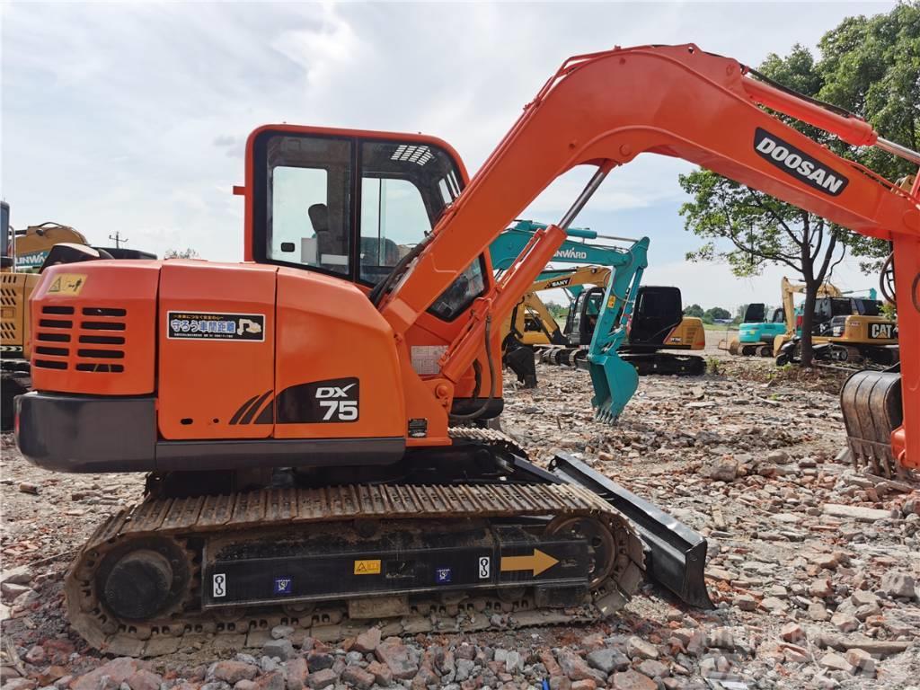 Doosan DX75 Excavadoras sobre orugas