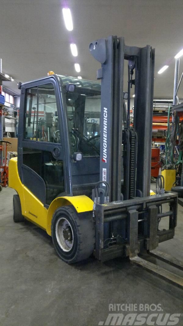 Jungheinrich DFG 430 Camiones diesel