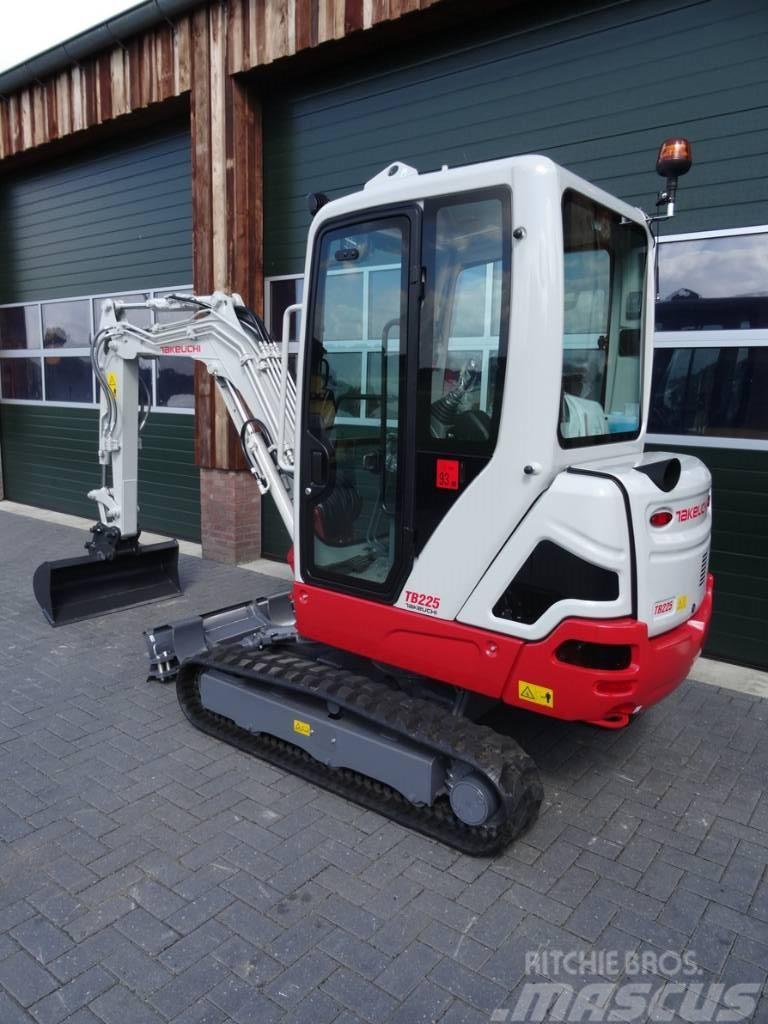 Takeuchi TB 225 Miniexcavadoras