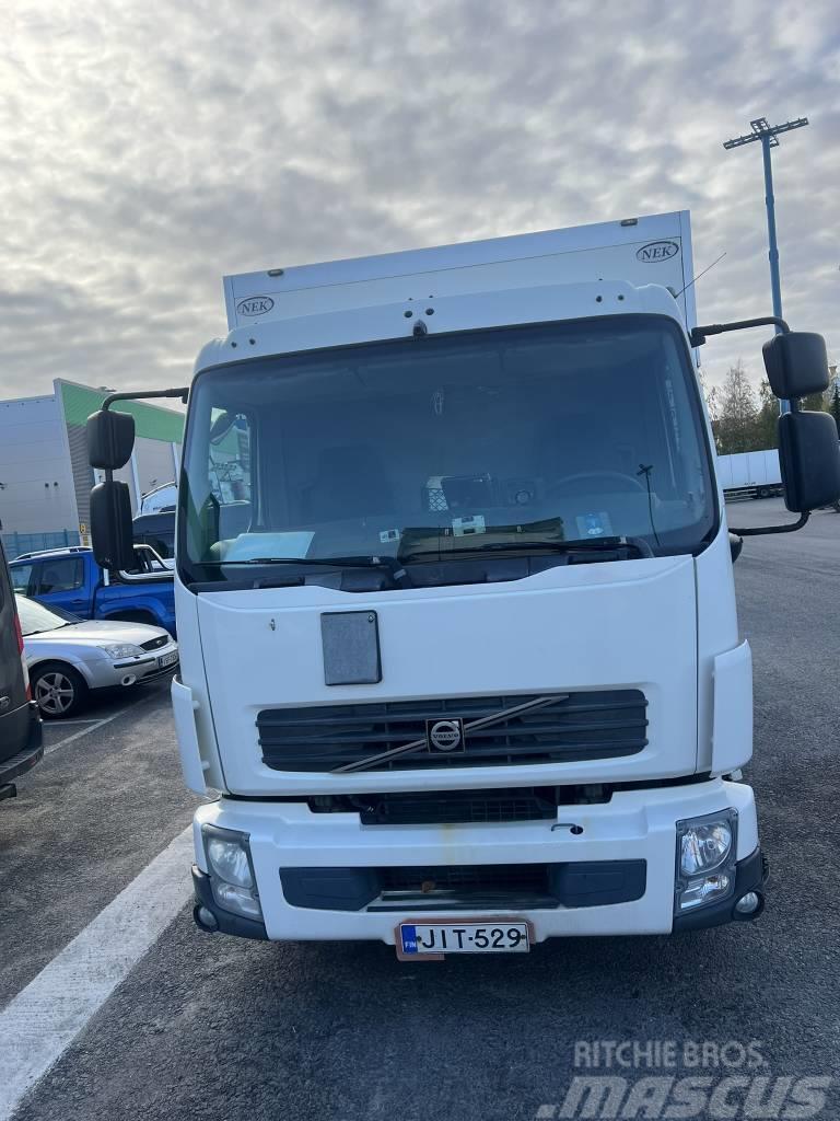 Volvo FL240 Camiones con caja de remolque