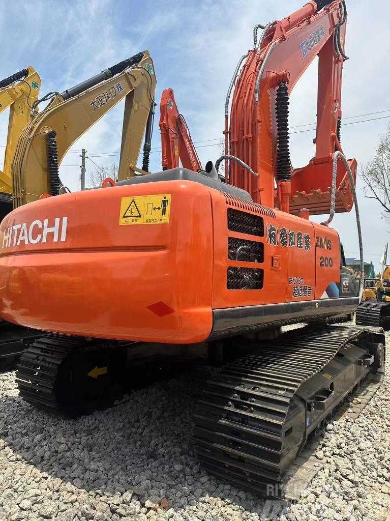 Hitachi ZX 200 Excavadoras sobre orugas