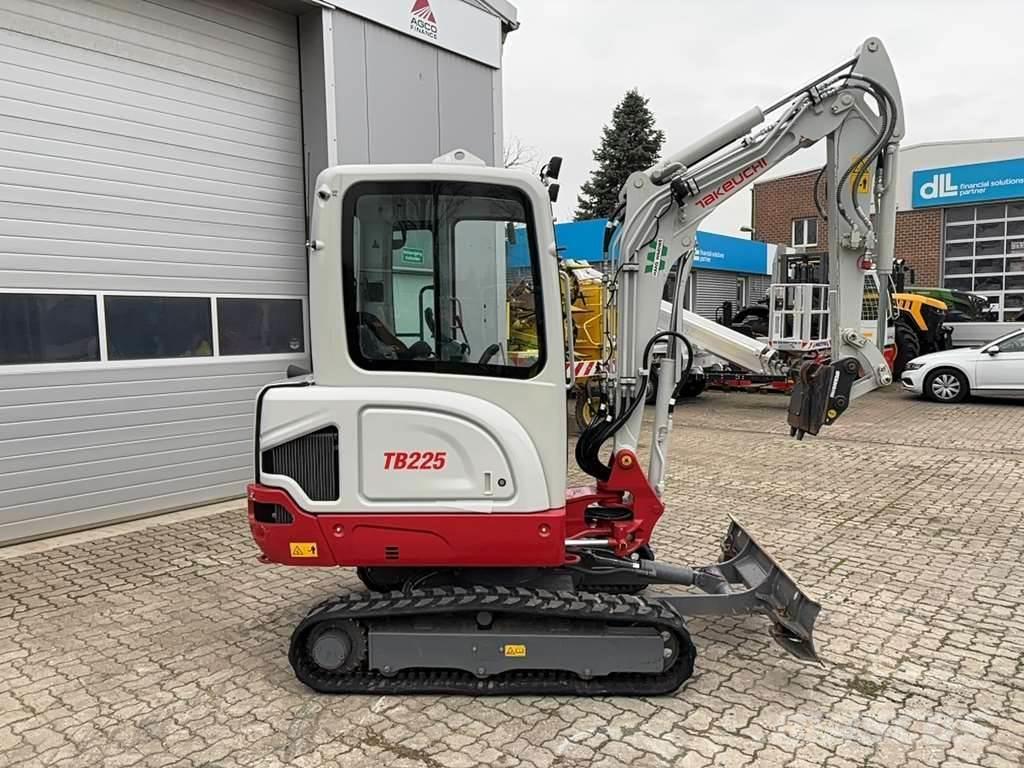 Takeuchi TB225 Miniexcavadoras