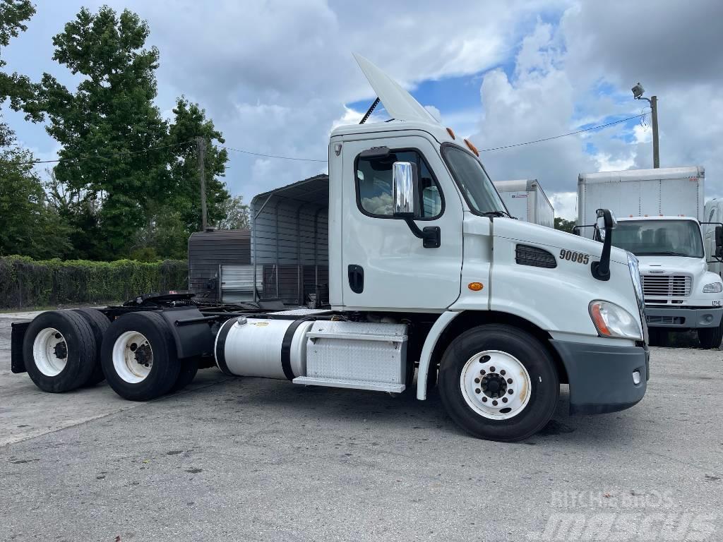 Freightliner Cascadia 113 Camiones tractor