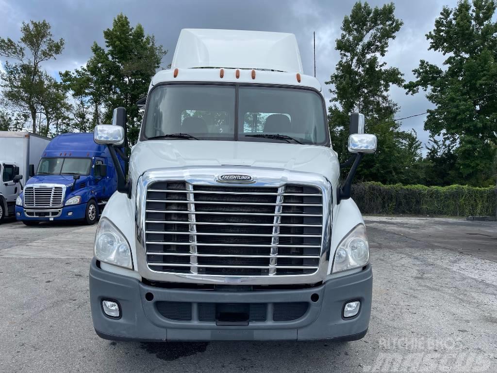 Freightliner Cascadia 113 Camiones tractor