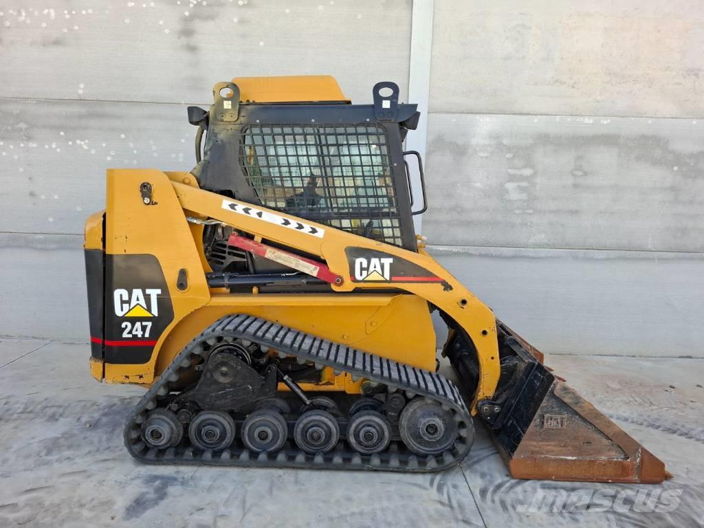 CAT 247 Minicargadoras