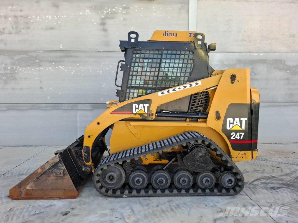 CAT 247 Minicargadoras