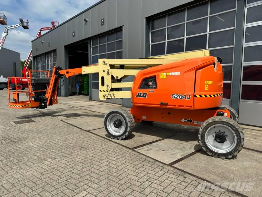 JLG 520 AJ Plataformas con brazo de elevación manual