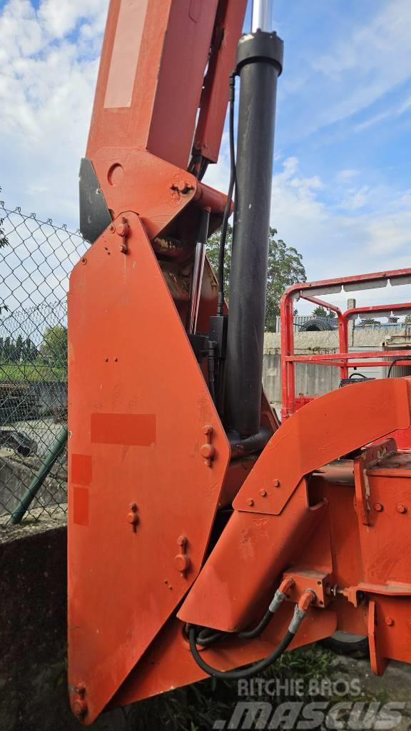 JLG 600 AJ Plataformas con brazo de elevación manual