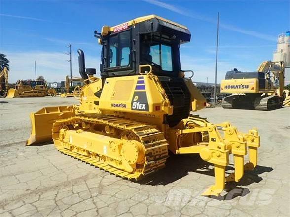 Komatsu D51EXi-24 Buldozer sobre oruga