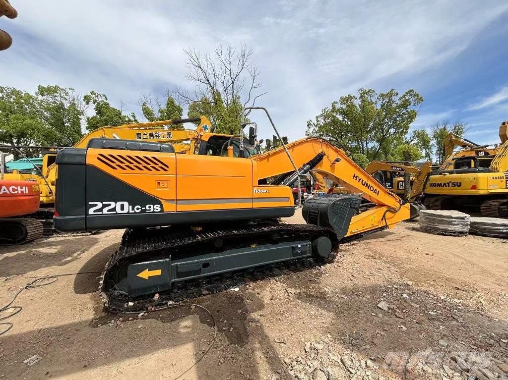 Hyundai 220LC-9S Excavadoras sobre orugas