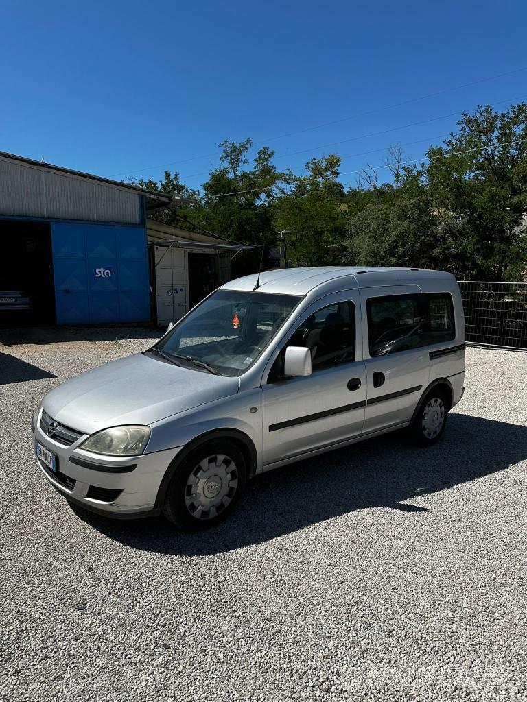 Opel Combo Carros