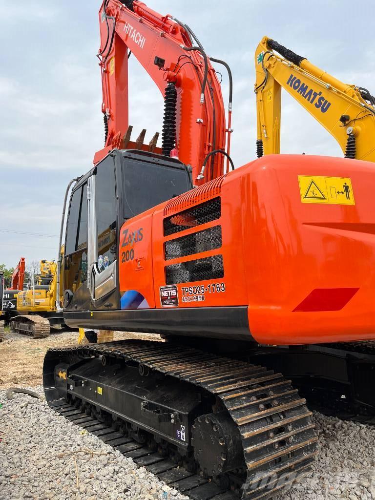 Hitachi ZX 200 Excavadoras sobre orugas