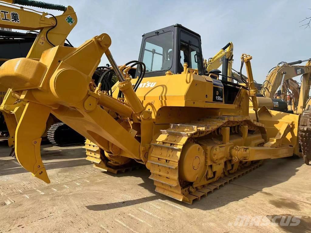 Komatsu D 155 Buldozer sobre oruga