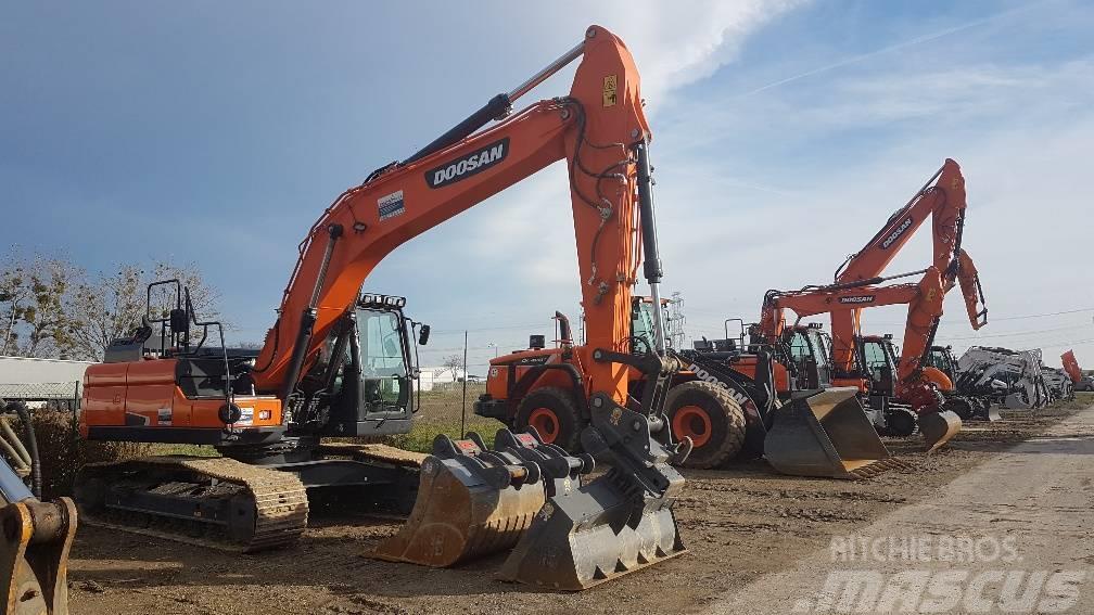 Doosan DX 225 Excavadoras sobre orugas