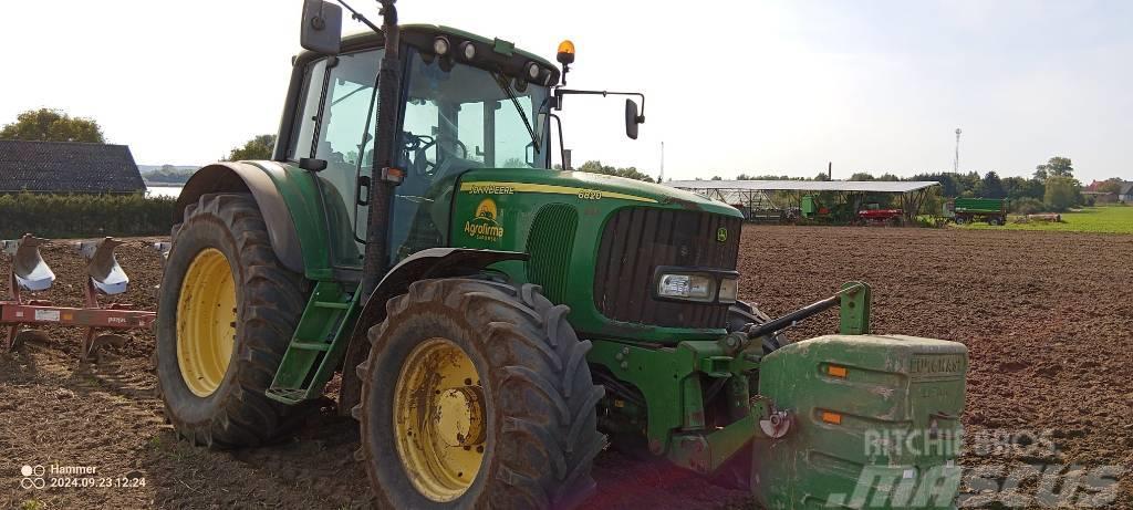 John Deere 6820 Tractores