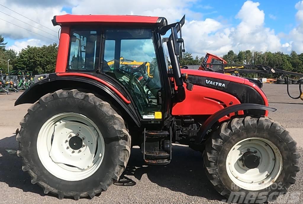 Valtra N121 Tractor Tractores