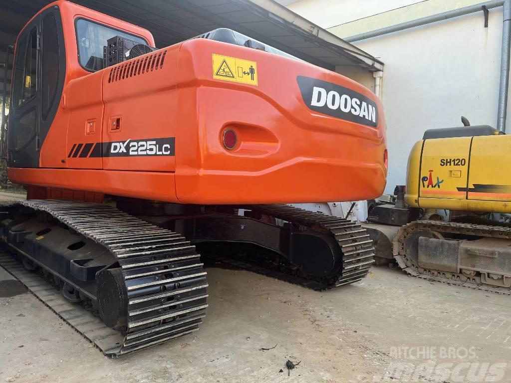 Doosan DX225LC Excavadoras sobre orugas