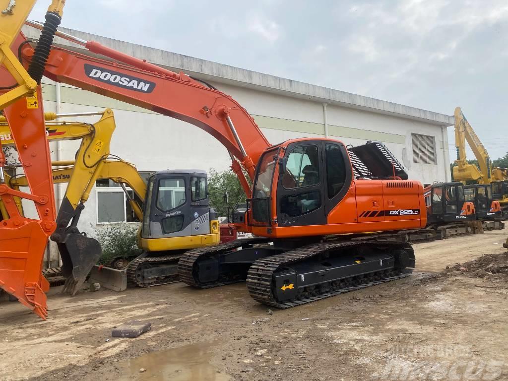 Doosan DX225LC Excavadoras sobre orugas