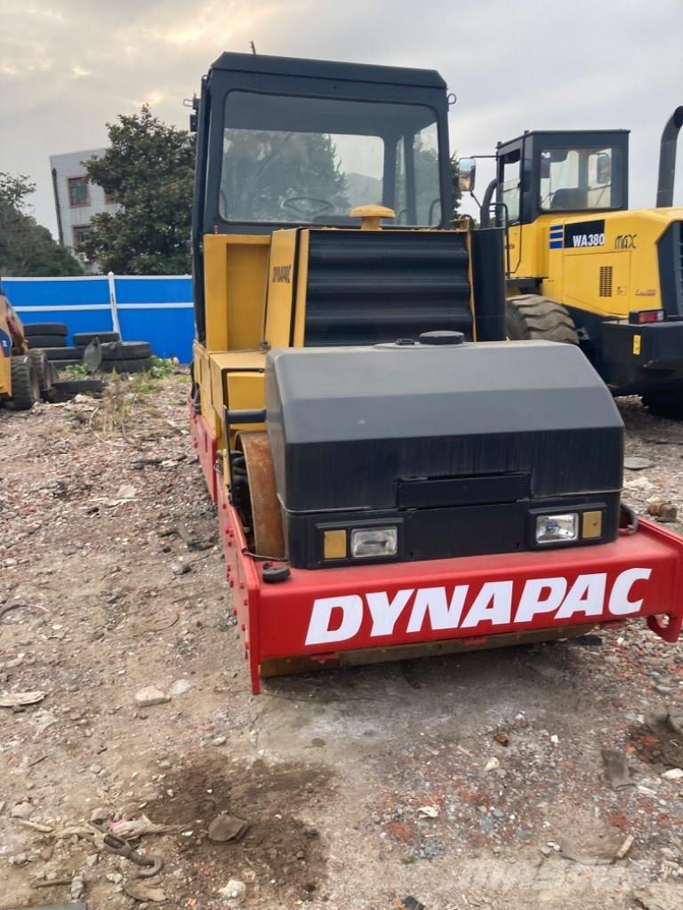 Dynapac CC 211 Rodillos de doble tambor