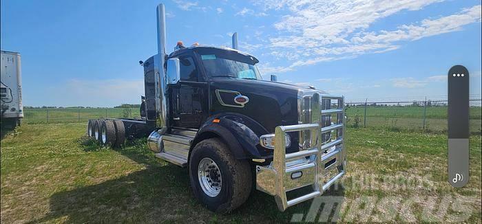 Peterbilt 567 Camiones con chasís y cabina