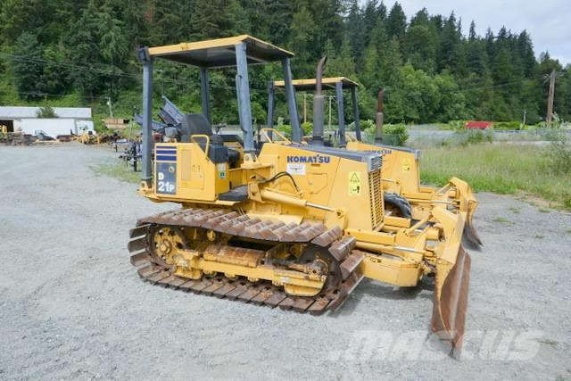 Komatsu D21P-8EO Buldozer sobre oruga