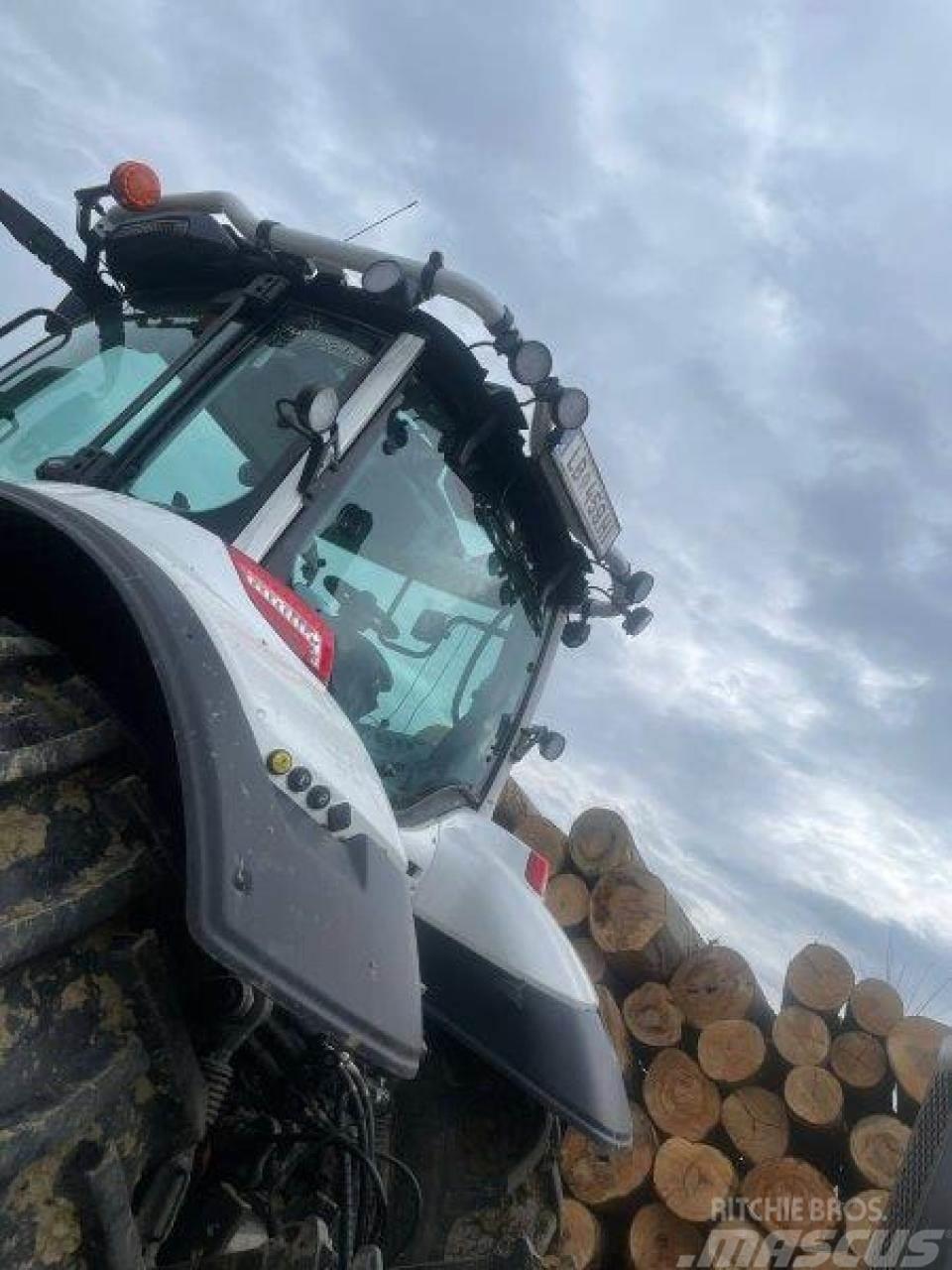 Valtra T145 Tractores forestales