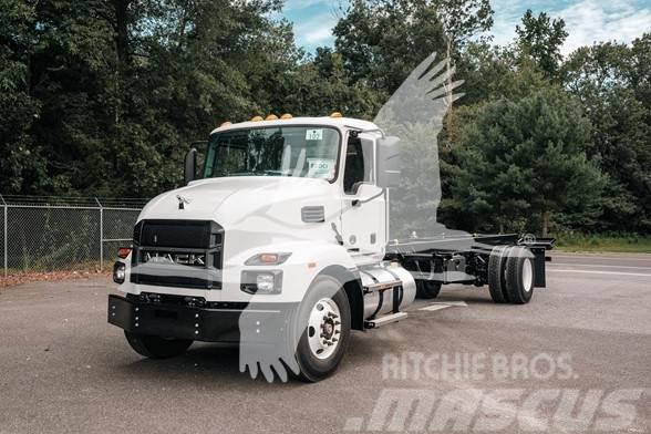 Mack MD6 Camiones con chasís y cabina