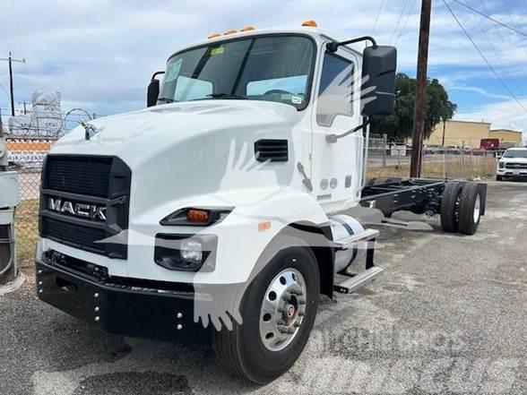 Mack MD6 Camiones con chasís y cabina