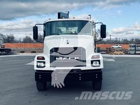 Mack MD6 Otros