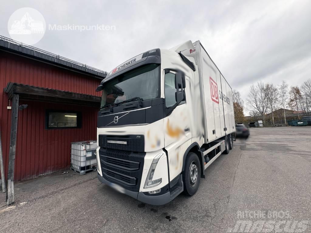 Volvo FH 500 Camiones con caja de remolque