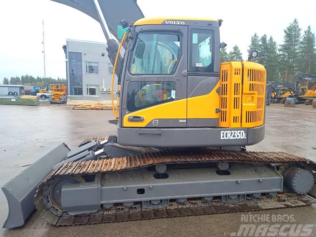 Volvo ECR235DL PYÖRITTÄJÄLLÄ Excavadoras sobre orugas