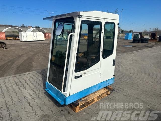 Fuchs MHL 330 Cabina