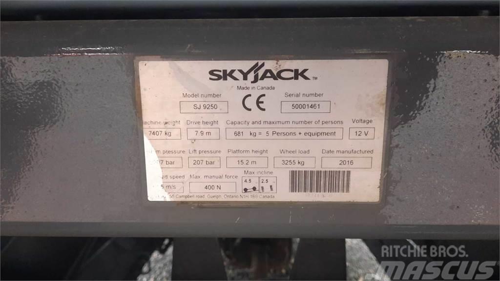 SkyJack 9250RT Plataformas tijera