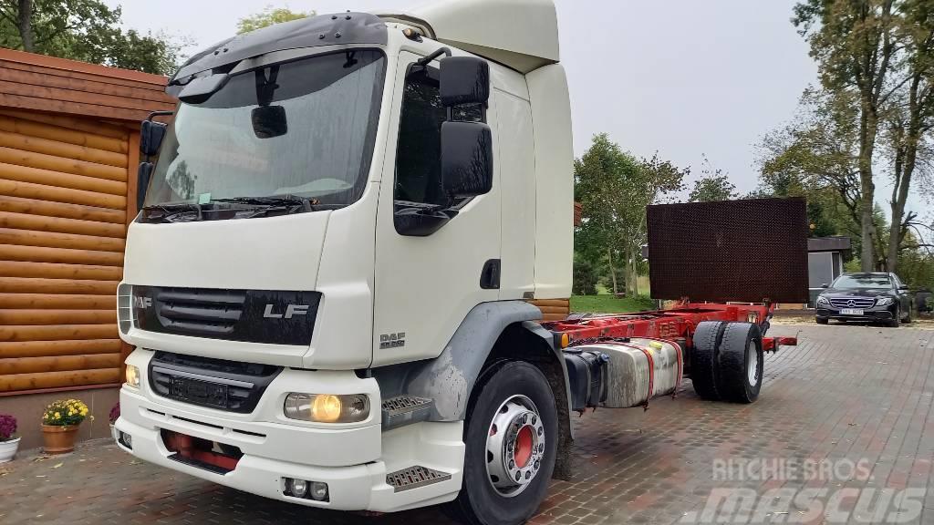 DAF FA55.250G Camiones con caja de remolque