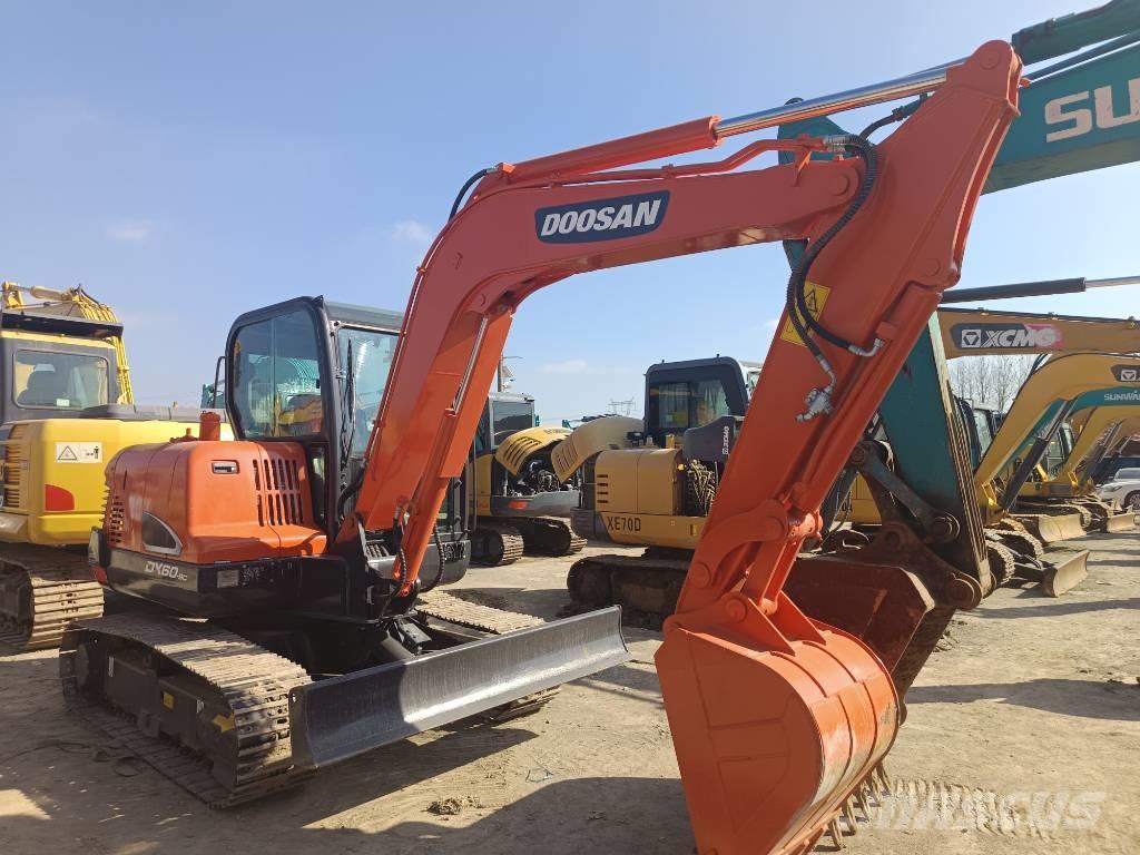 Doosan DX60-9C Excavadoras sobre orugas