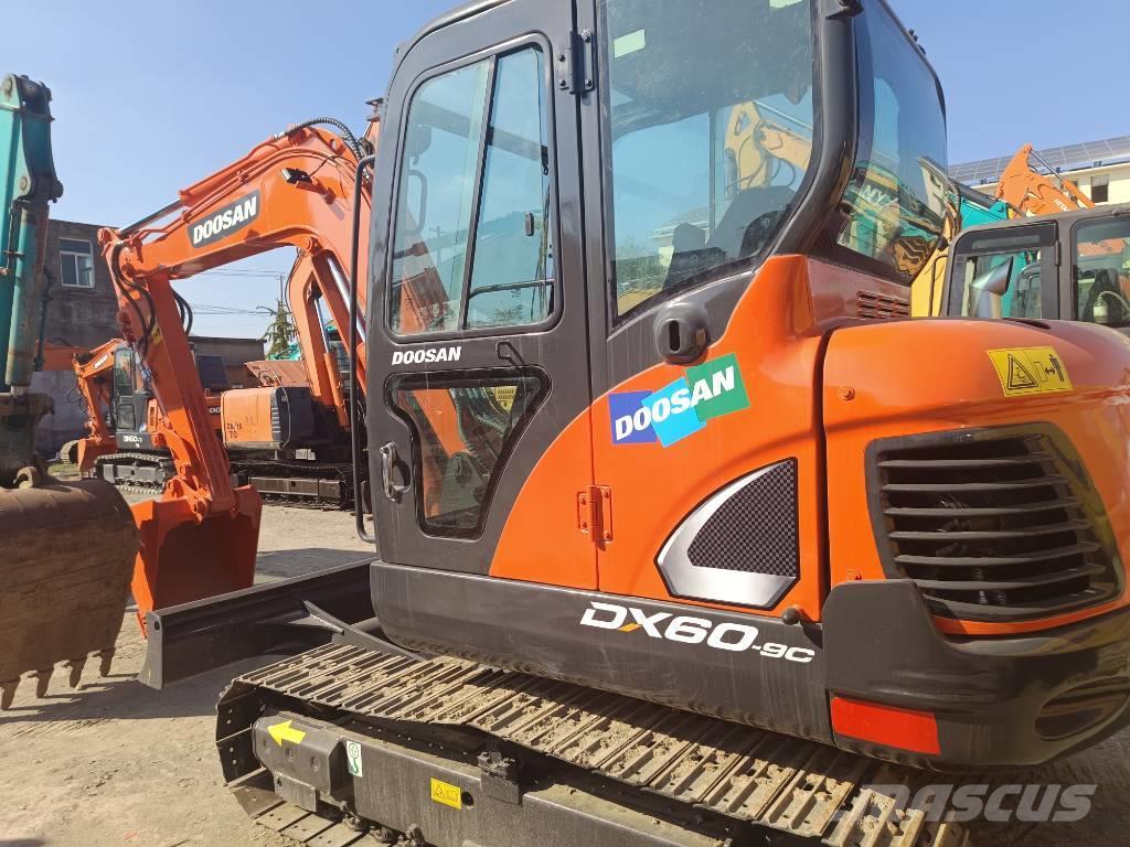 Doosan DX60-9C Excavadoras sobre orugas