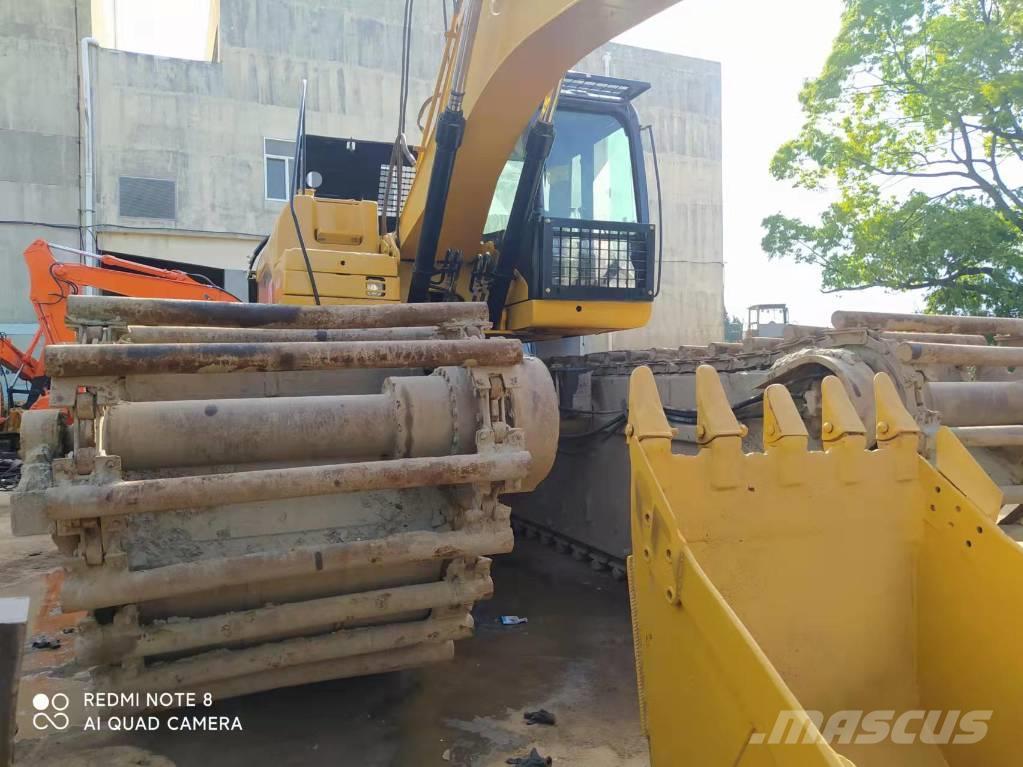 CAT 320 D Excavadoras anfibio