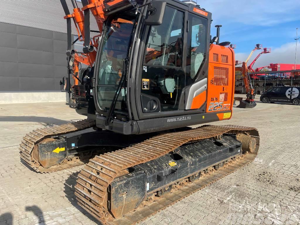 Hitachi ZX225USLC-7 Excavadoras sobre orugas